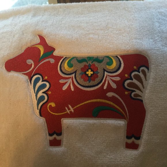 Handmade Dala Cow embroidered hand towel 100% cotton (except the thread) - Picture 1 of 4